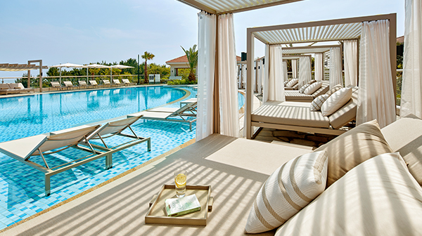 Rewards Adult Pool & Summer Cocktail